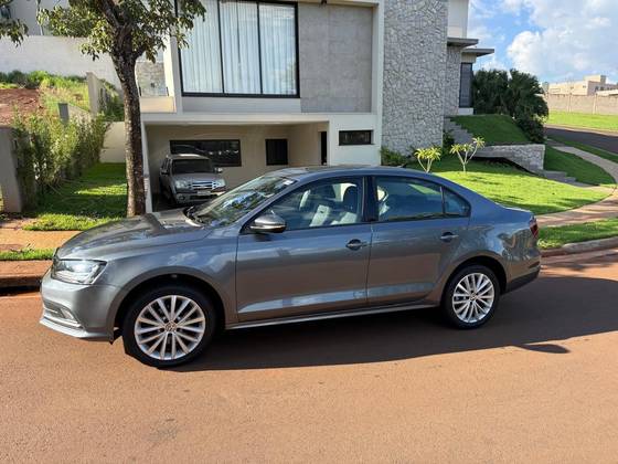 VOLKSWAGEN JETTA 1.4 16V TSI COMFORTLINE GASOLINA 4P TIPTRONIC VOLKSWAGEN JETTA 1.4 16V TSI COMFORTLINE GASOLINA 4P TIPTRONIC